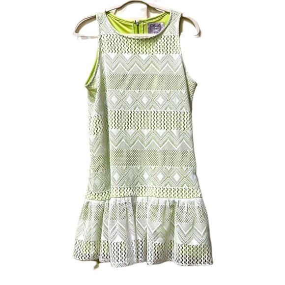 Pearl Southern Couture Women’s 6 White Knit w Lime Liner and ruffle bottom Dress - Picture 1 of 9